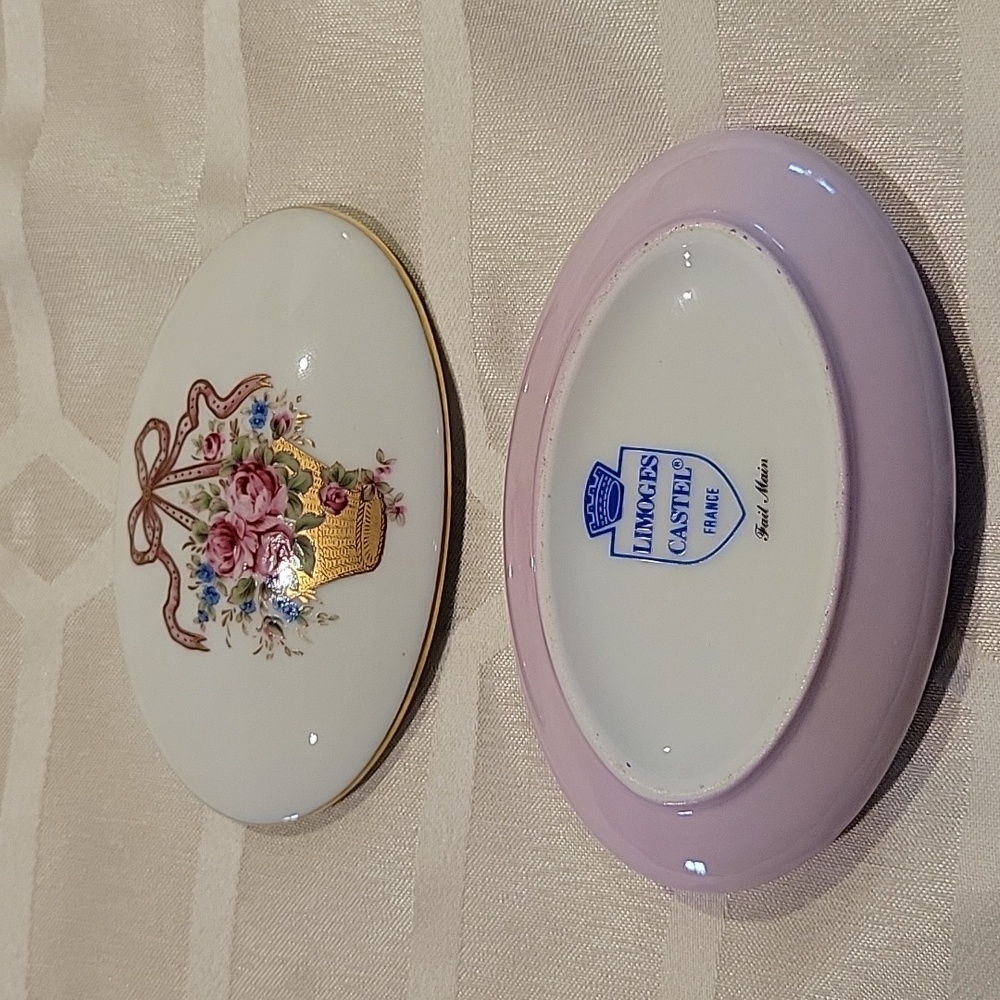 Limoges Castel Pink Ribbon trinket box - Picture 2 of 4